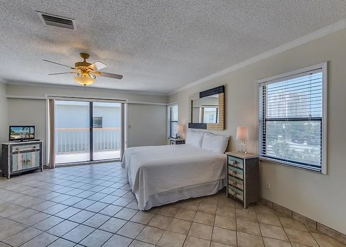 Sun Harbor Unit 1 - Weekly Townhouse * Clearwater Beach